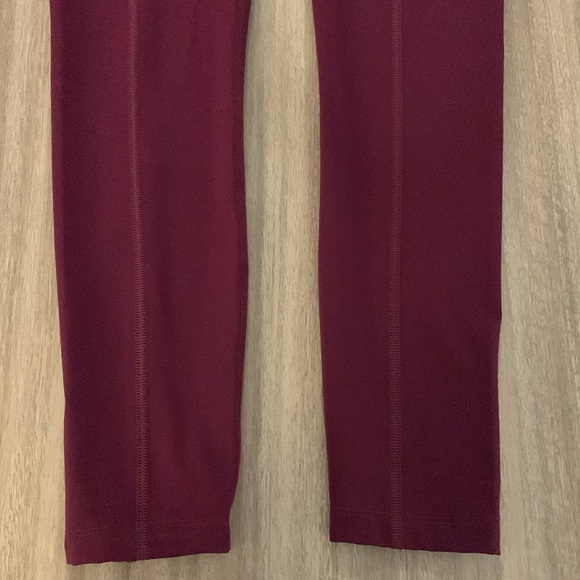 NWT Outdoor Voices Superbloom 7/8 Leggings in Grape Jam Size Small - Picture 7 of 7